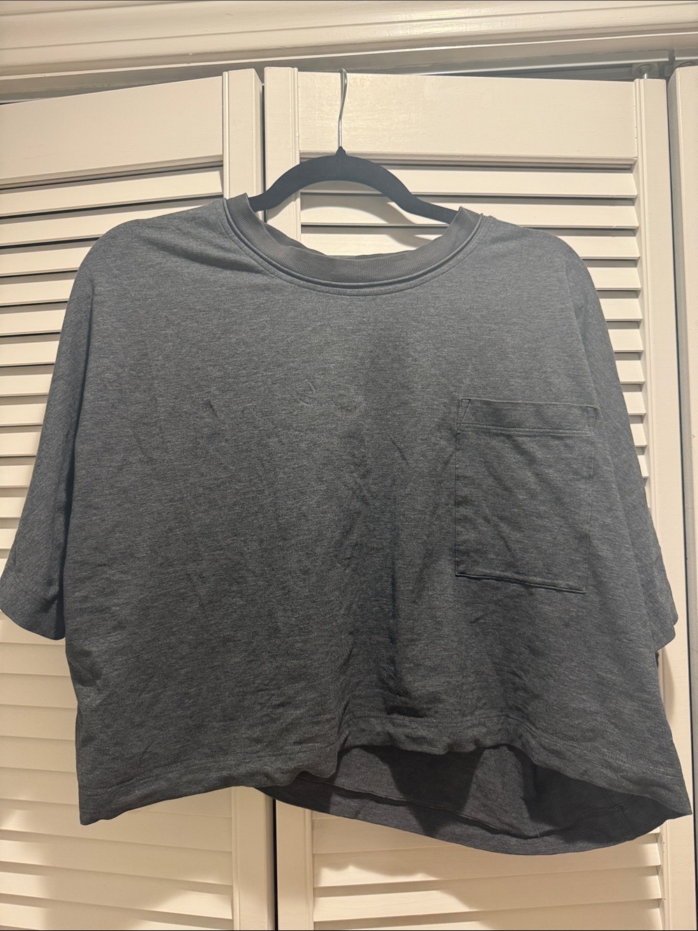 lululemon athletica Charcoal Gray Cropped Pocket Tee